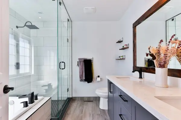 Luxury spa-like bathroom design layouts